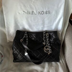 Michael Kors Quilted Purse! Black w/ silver hardware!!